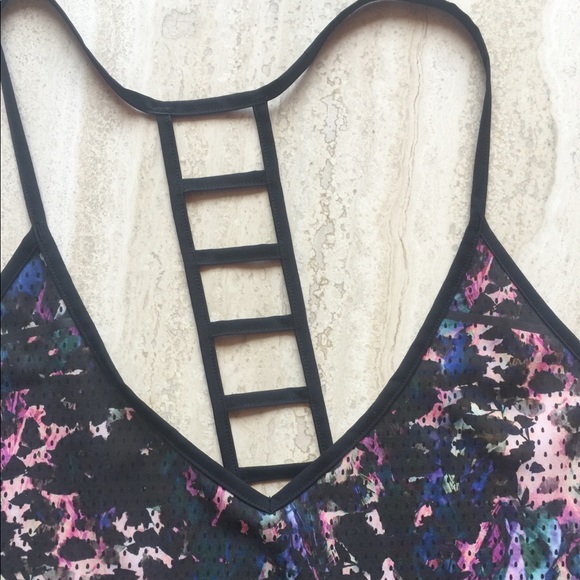 Lululemon Black and Multicolor Pattern Front Tank - Picture 4 of 5